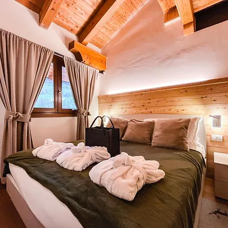 Bilocale Con Piscina E Garage - Poluc シャンポルク